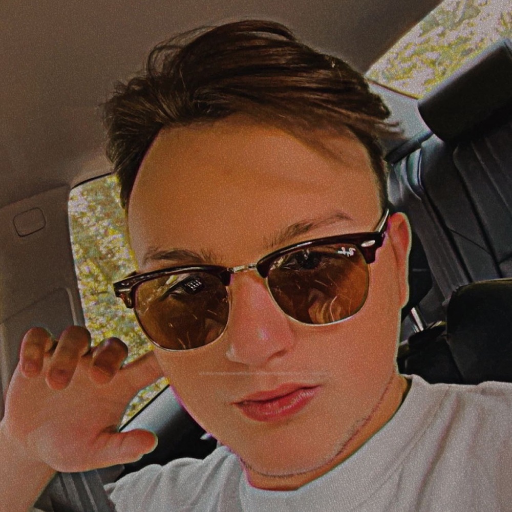 Meet your Posher, Colby